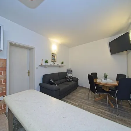 Apartment Alva Splitska