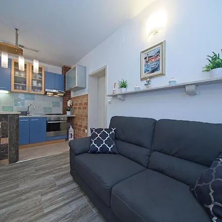 Alva Apartment
