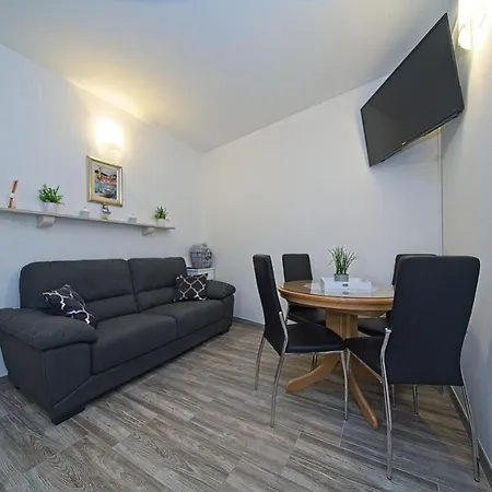 Alva Apartment