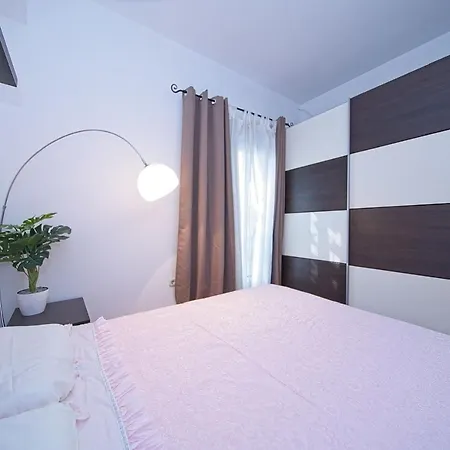 Alva Apartment *